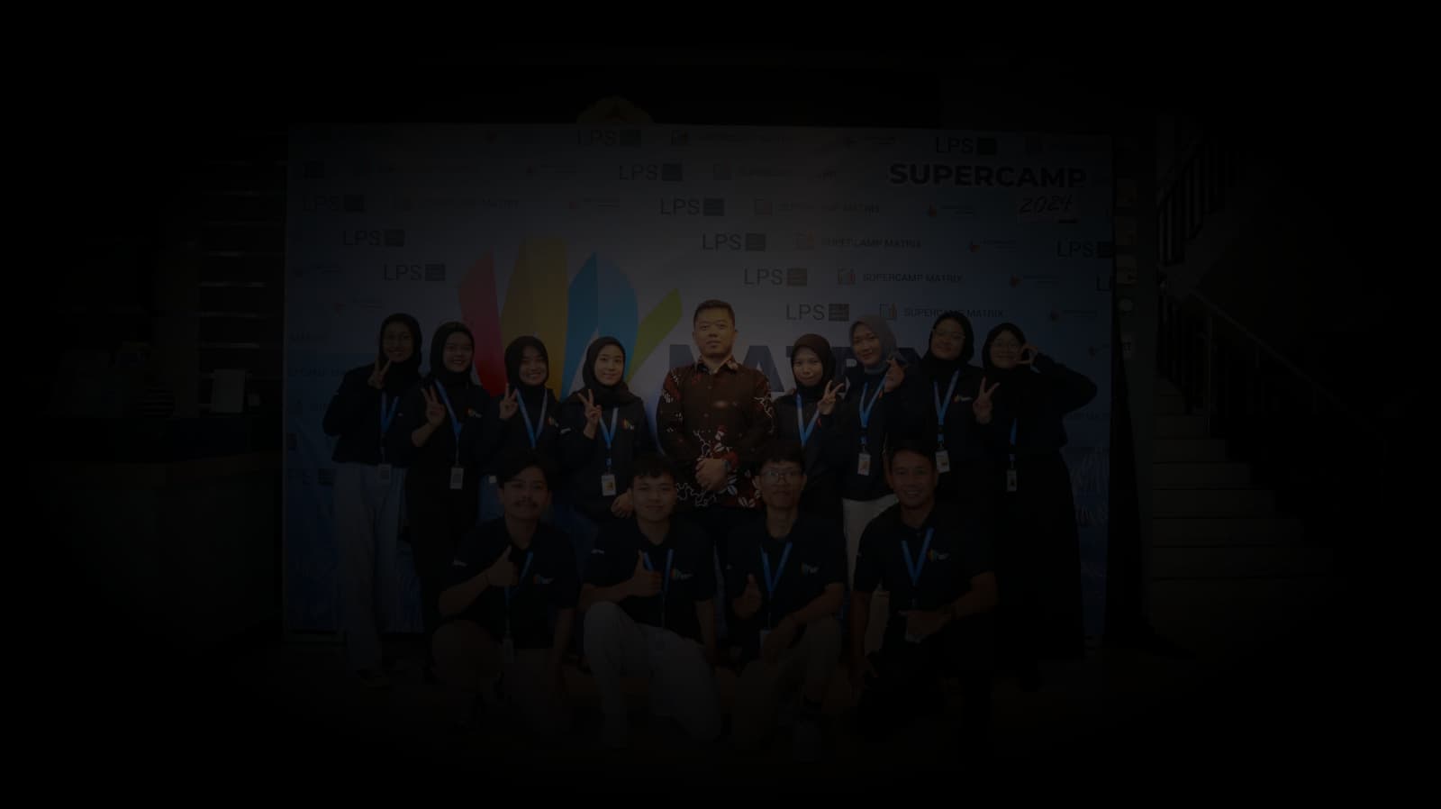 Latar belakang halaman Tentang Kami Edumatrix Indonesia